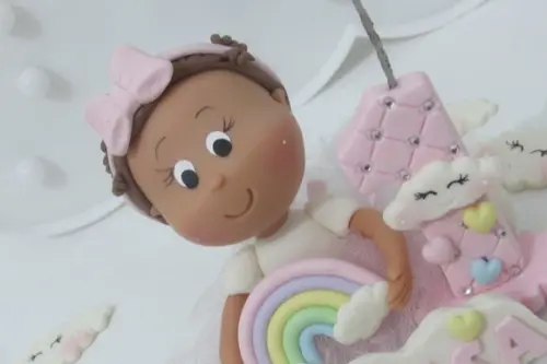 Topo de Bolo de Biscuit com Vela Menina Tema Chuva de Amor