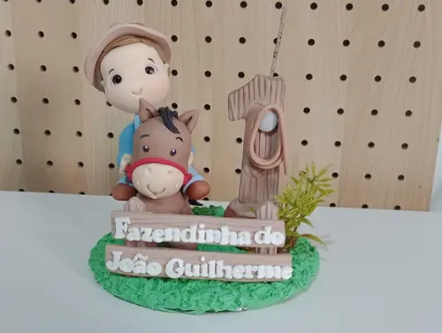 Topo de Bolo de Biscuit Menino Montado no Cavalo