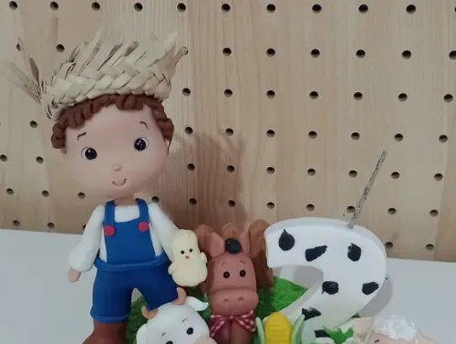Topo de Bolo Fazendinha Cenário de Biscuit