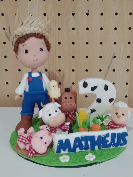 Topo de Bolo Fazendinha Cenário de Biscuit