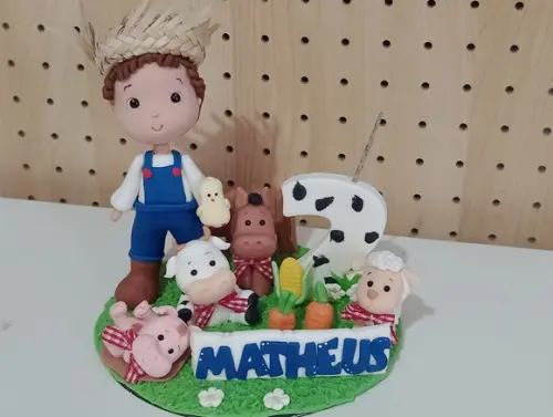 Topo de Bolo Fazendinha Cenário de Biscuit