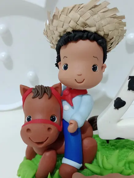Topo de Bolo Fazendinha Menino Montado no Cavalo