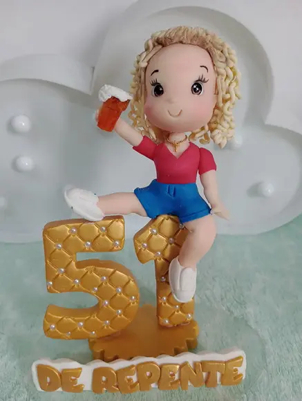 Topo de Bolo Festa Adulto Boneca Sentada no Número
