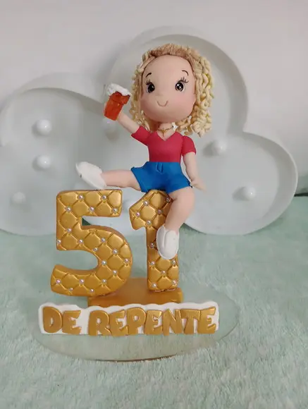 Topo de Bolo Festa Adulto Boneca Sentada no Número