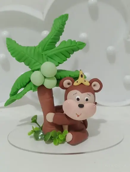 Topo de Bolo Macaquinho com Coqueiro em Biscuit