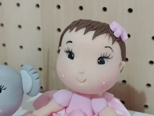 Topo de Bolo Menina com Coala de Biscuit