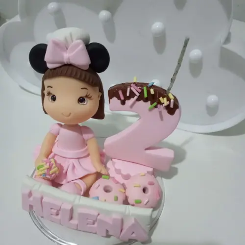 Topo de Bolo Menina Confeiteira de Biscuit com Vela e Nome