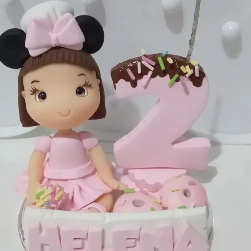 Topo de Bolo Menina Confeiteira de Biscuit com Vela e Nome