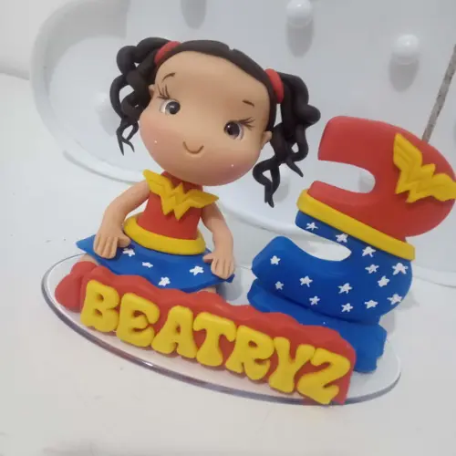 Topo de Bolo Menina Maravilha de Biscuit
