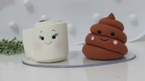 Topo de Bolo Papel Higiênico e Cocô Fofinhos