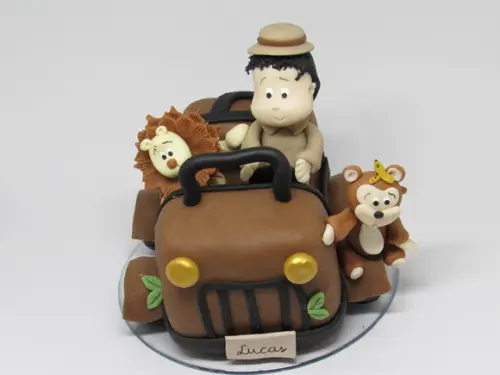 Topo de Bolo Safari Menino no Jipe