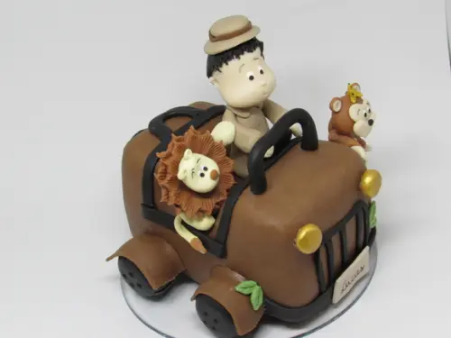 Topo de Bolo Safari Menino no Jipe