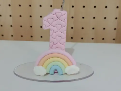 Vela Arco-íris de Biscuit Decorada com Corações