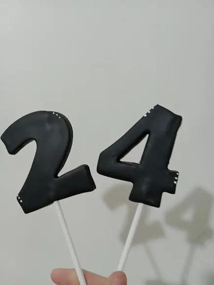 Vela de Biscuit para Aniversário Adulto com Palito