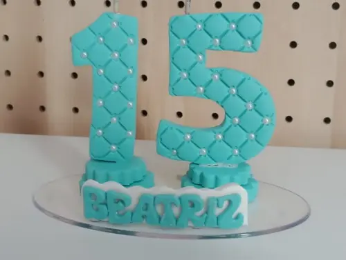 Vela Decorada com Pérolas Quinze Anos de Biscuit