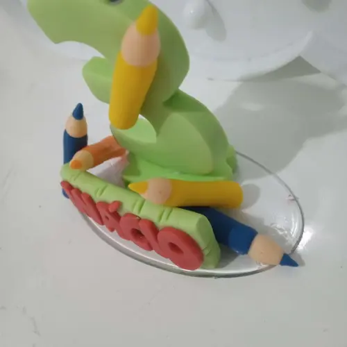 Vela Decorada com Tema Lápis de Biscuit para Festa Infantil