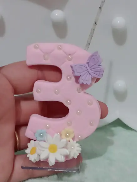 Vela Jardim das Borboletas de Biscuit Decorada Mini Pérolas