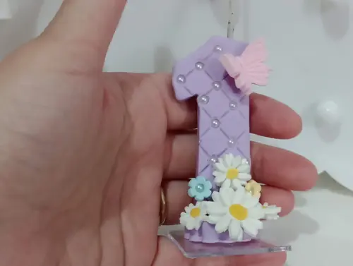 Vela Jardim das Borboletas de Biscuit Decorada Mini Pérolas