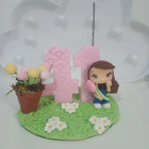 Vela Personalizada com Vaso de Tulipas e Boneca Festa Adulto