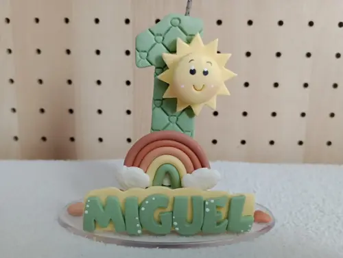 Vela Primeira Volta ao Sol com Arco-íris Boho de Biscuit