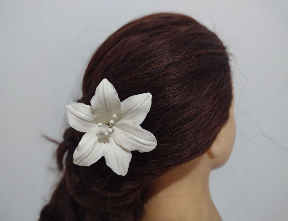 LÍRIO PARA CABELO DE NOIVA