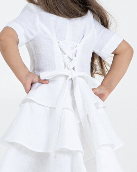 Vestido Branco em Linho, Saia Midi em Camadas