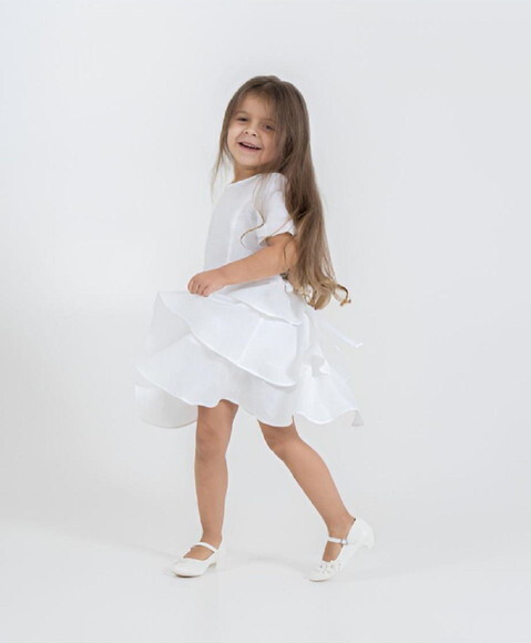 Vestido Branco em Linho, Saia Midi em Camadas