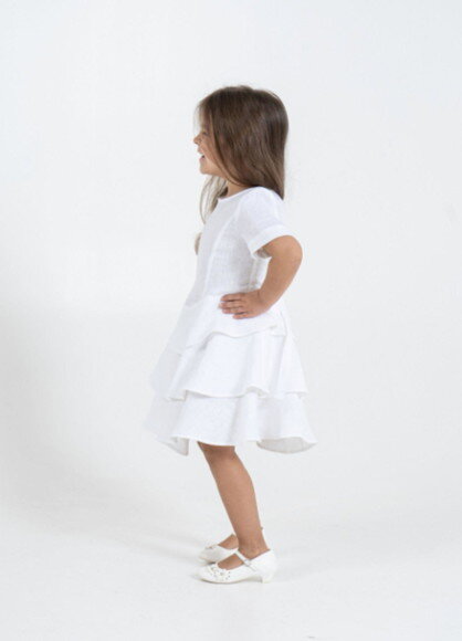 Vestido Branco em Linho, Saia Midi em Camadas