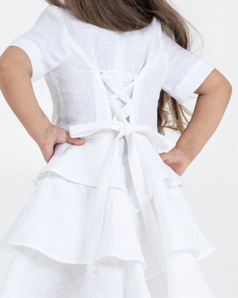 Vestido Branco em Linho, Saia Midi em Camadas
