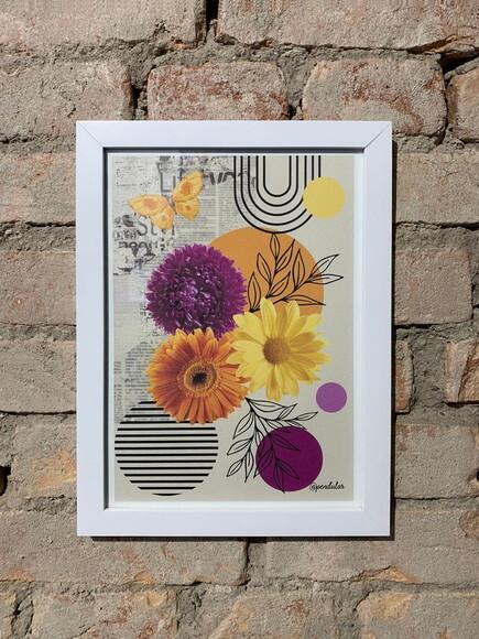 Quadro com Moldura Colagem Floral Lilás 33x24cm
