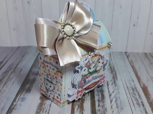 Arquivo de Corte Caixa Maletinha Páscoa Pastel