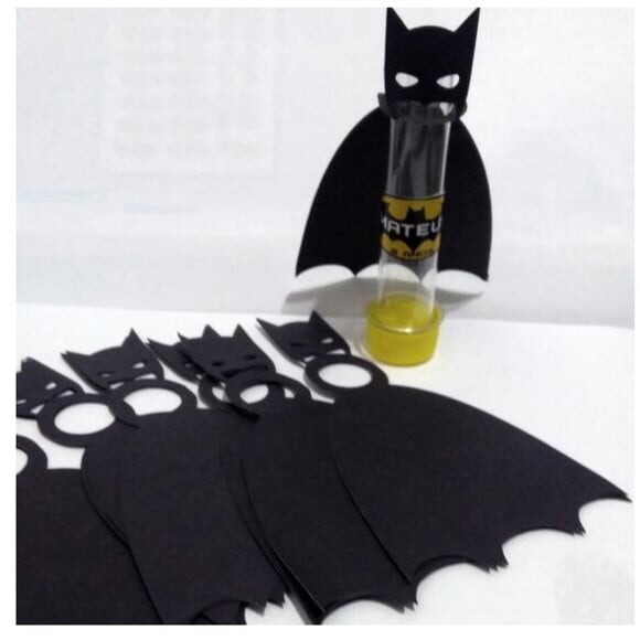 Arquivo de Corte Silhouette Capa Batman para Tubete