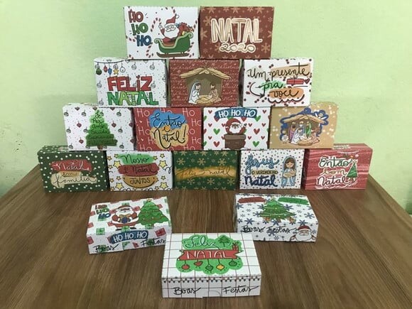Arquivo pdf Caixas para 5 Docinhos Natal para Tesourete
