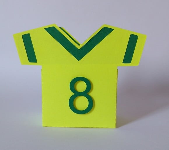 Arquivo Silhouette Caixinha Camisa com Manga Futebol Brasil