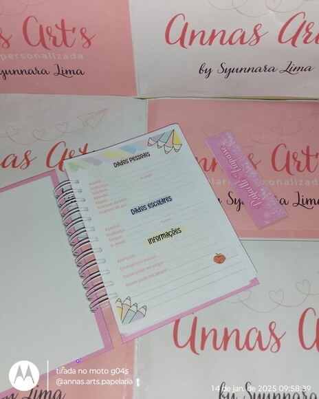 Agenda Escolar Alfabeto Floral Rosa e Branco 2026