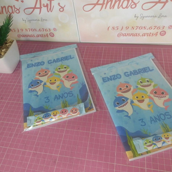 Livro de Colorir Baby Shark com Giz de Cera 10 Unidades