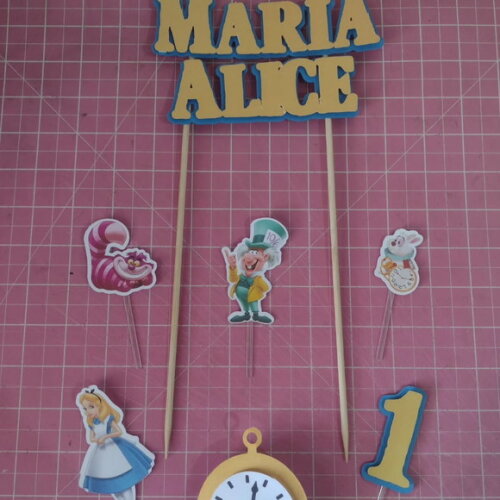 Topo de Bolo Alice no Pais das Maravilhas