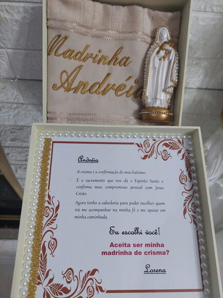 Caixa Convite para Madrinha de Crisma/com Santa Terezinha