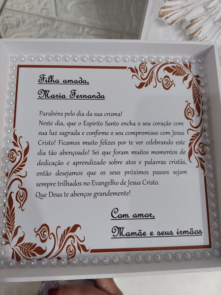 Caixa Presente para Crismando , com Espírito Santo