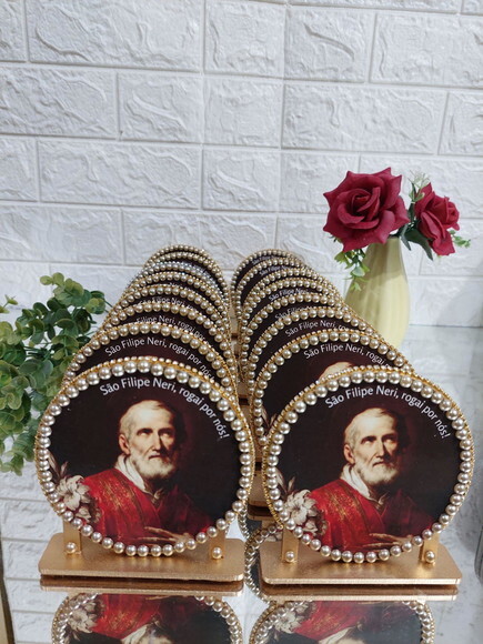 Enfeite de Mesa de São Filipe Neri , em mdf , Lembrancinha