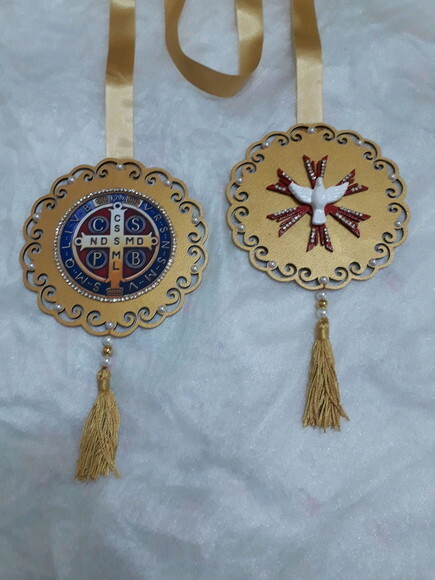 Escapulário de porta Medalha de São Bento e Espírito Santo