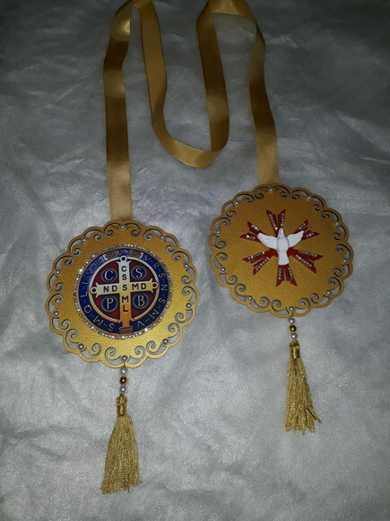 Escapulário de porta Medalha de São Bento e Espírito Santo