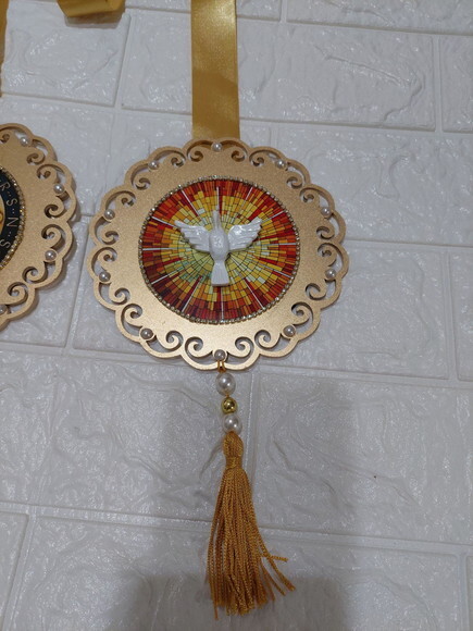 Escapulário De Porta Medalha De São Bento E Espírito Santo
