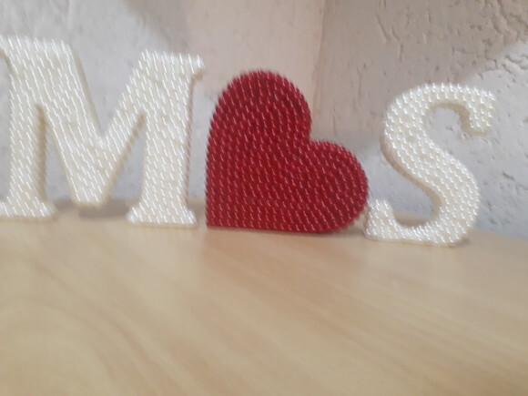 Letras / Iniciais com coração de MDF com pérolas