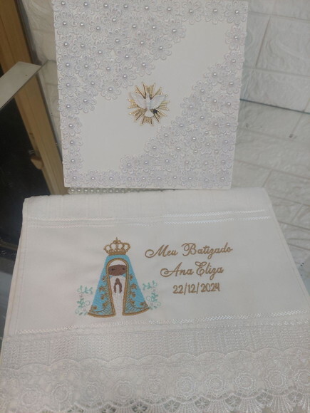 Linda Caixa para Batizado com Toalhinha Personalizada