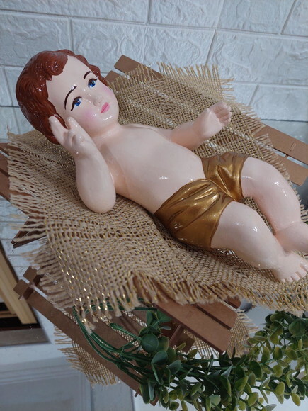 Menino Jesus na Manjedoura de mdf , Imagem de 30cm , Natal .