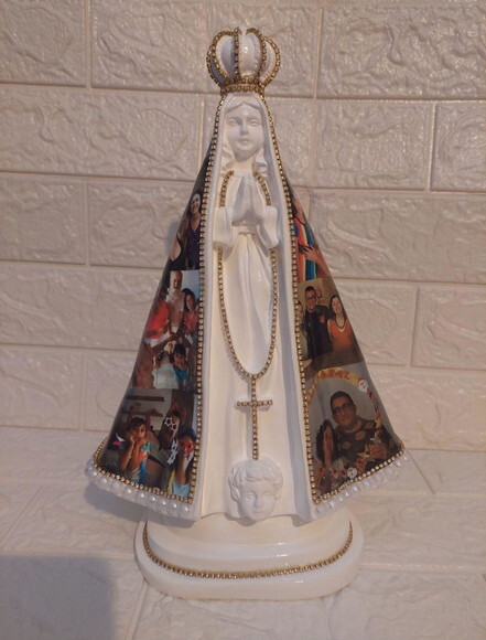 Nossa Senhora Aparecida 32cm com Fotos da Família