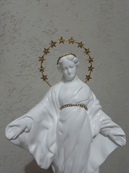 Nossa Senhora do Sorriso com resplendor..