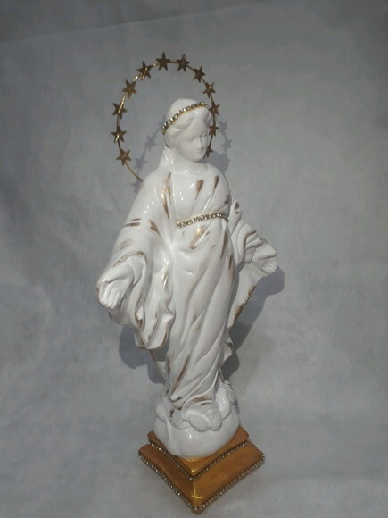 Nossa Senhora do Sorriso com resplendor