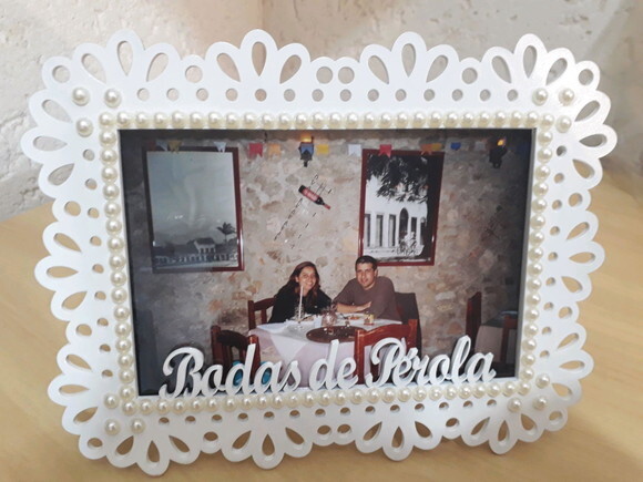 Porta Retrato de MDF com pérolas para Bodas/Casamento